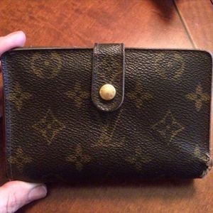 Sold - Vintage Louis Vuitton Kiss Lock Wallet